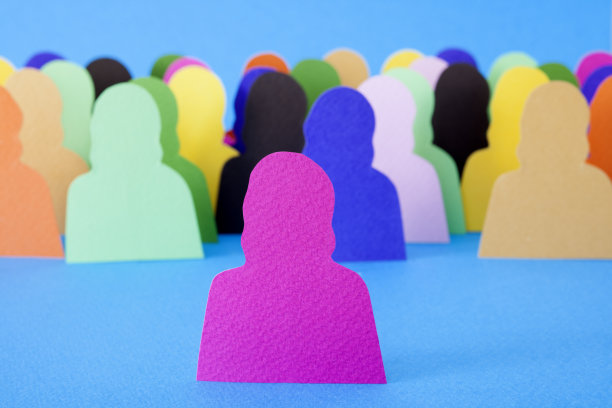 女人在别人面前图片下载