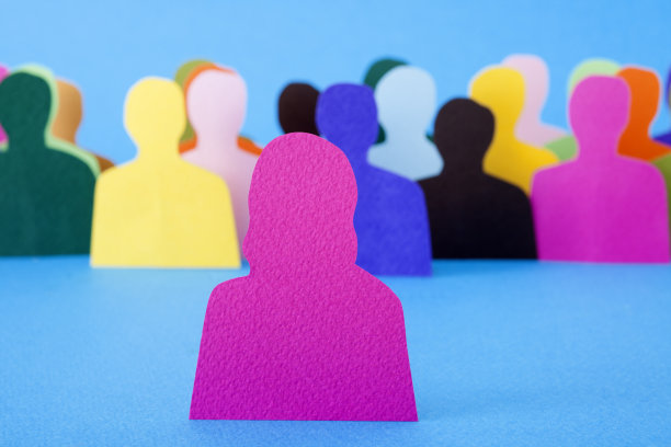 女人在男人面前图片下载