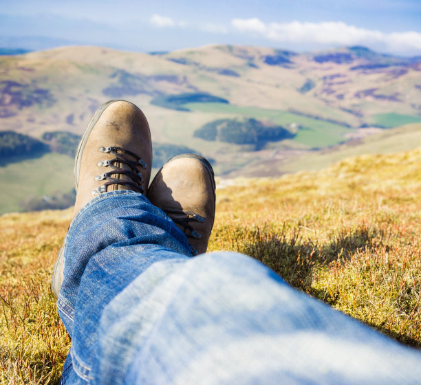 在山上休息图片下载