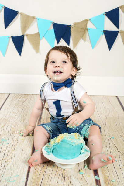 男婴一岁生日图片下载