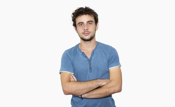 白色背景下的小男孩的肖像图片下载