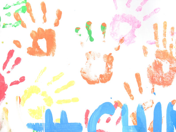 用手指涂成白色的墙和手掌的颜色图片下载