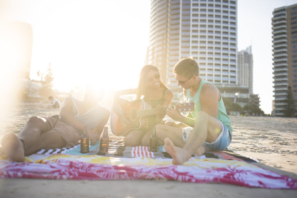阳光下的乐趣图片下载