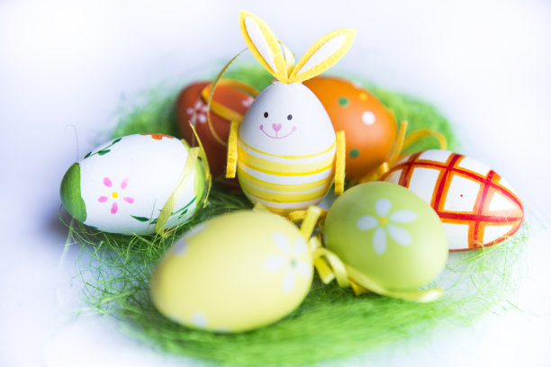 复活节兔子和彩蛋图片下载