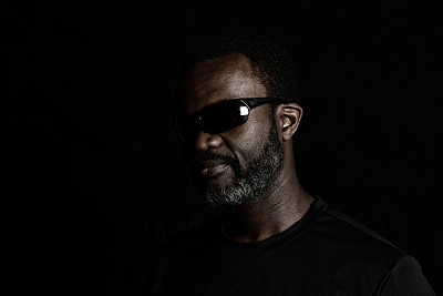 很酷的家伙图片下载