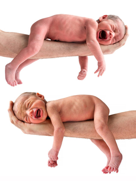 哭闹的新生婴儿图片下载