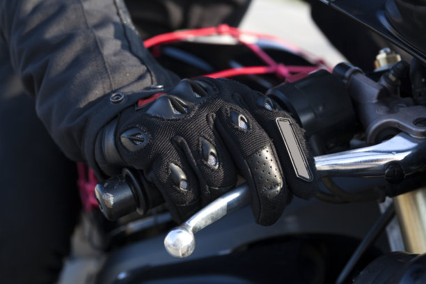 骑摩托车手图片下载