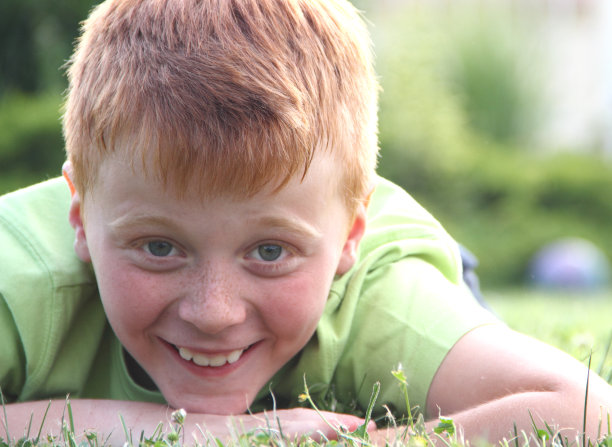 小的孩子图片下载