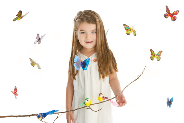 美丽的女孩，有蝴蝶和小鸟图片下载