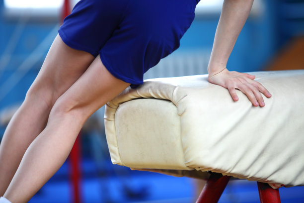 在鞍马上的人图片下载