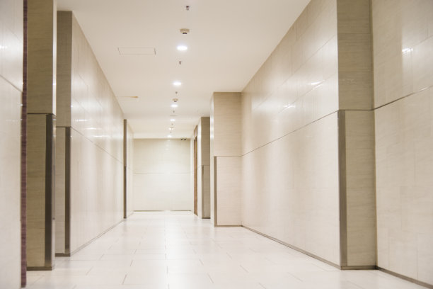 空荡荡的大厅里图片下载