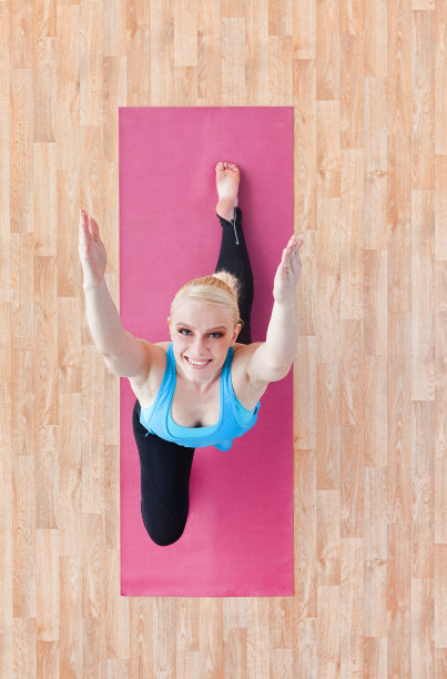 以上观点的女人做瑜伽图片下载