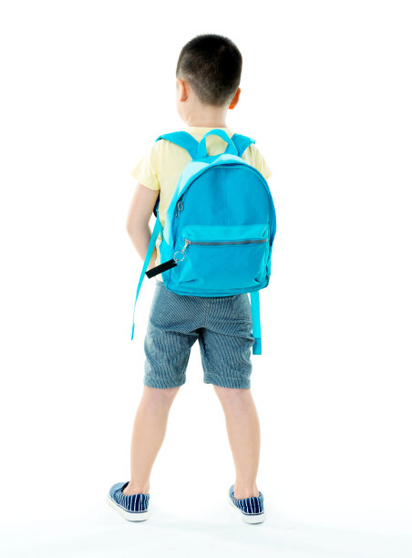一个背着蓝色背包的男生图片下载