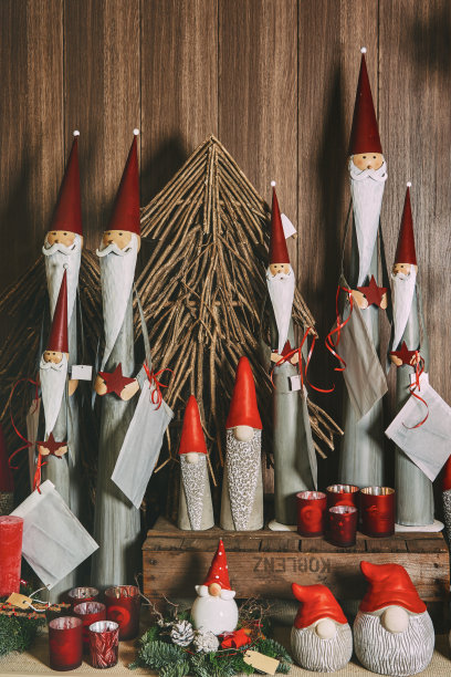 圣诞装饰与许多圣诞老人图片下载