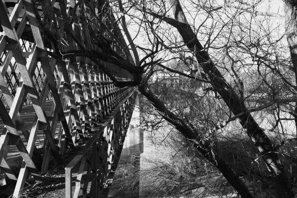 老桥。黑色和白色图片下载