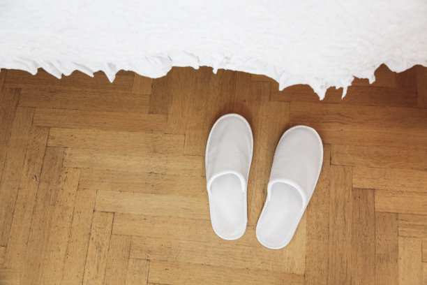 拖鞋在卧室图片下载