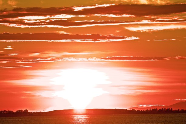 红色的天空日落图片下载