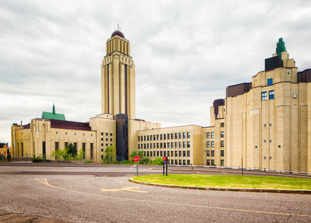 蒙特利尔大学主楼图片下载