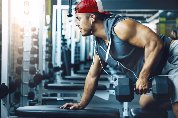 世界就像丛林，要么永远战斗，要么永远奔跑图片下载