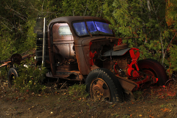 垃圾场卡车图片下载