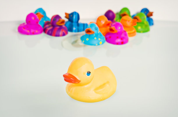 当普通人脱颖而出图片下载