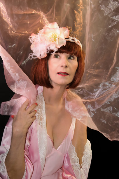 女性年长图片下载