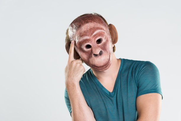戴着猴面具做白日梦图片下载