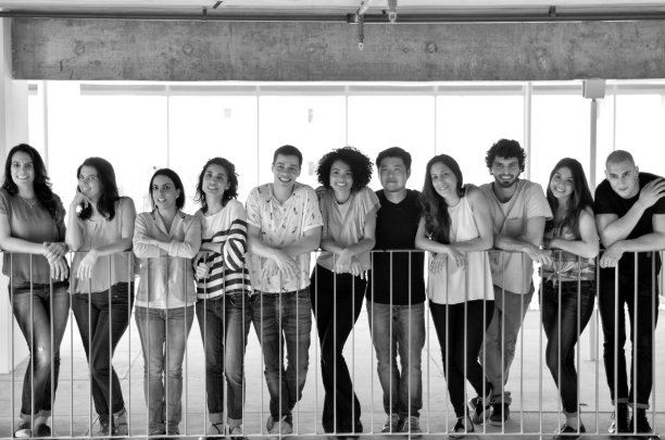 青年团体图片下载