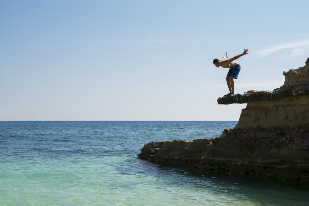 悬崖跳图片下载