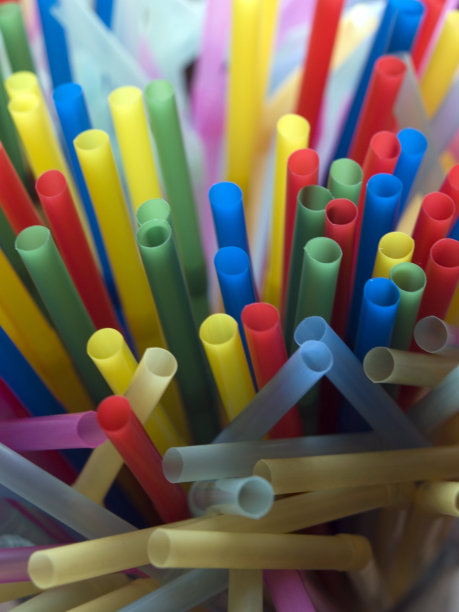 彩色的吸管靠近了图片下载