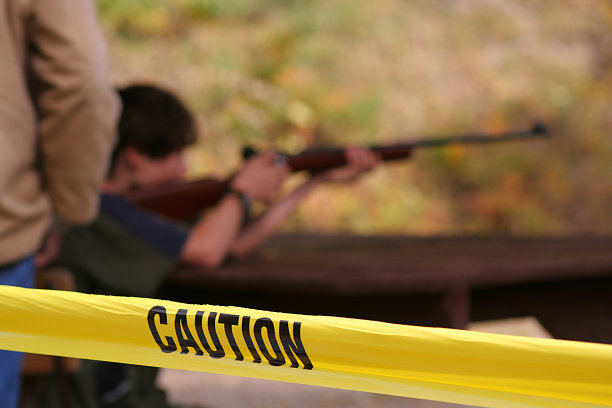 谨慎!射击!图片下载