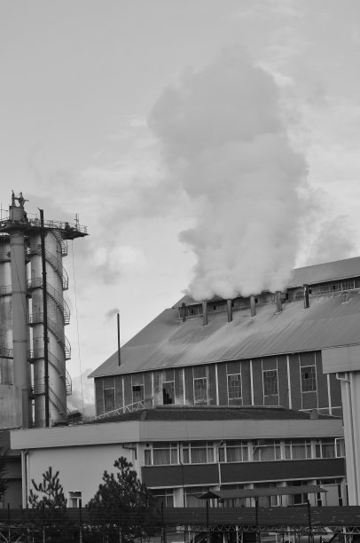 工厂的烟囱图片下载