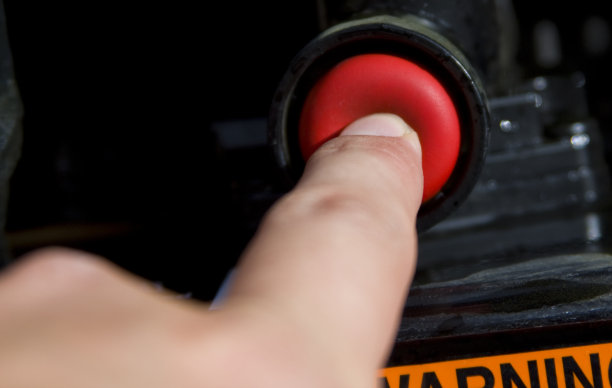 按红色的按钮图片下载