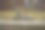 一对在长椅上相爱的情侣图片下载