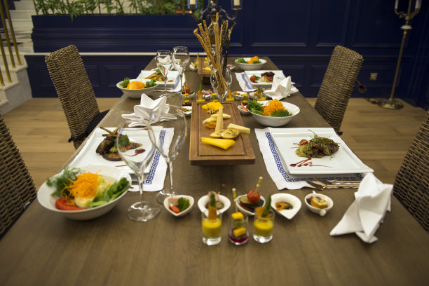 豪华餐厅表图片下载