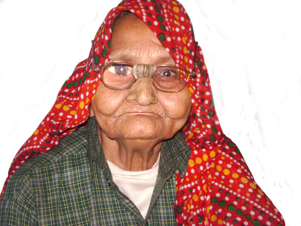 八十多岁的老妇人图片下载