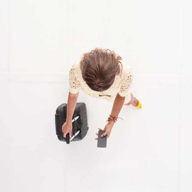 以上是女性使用手机的照片图片下载