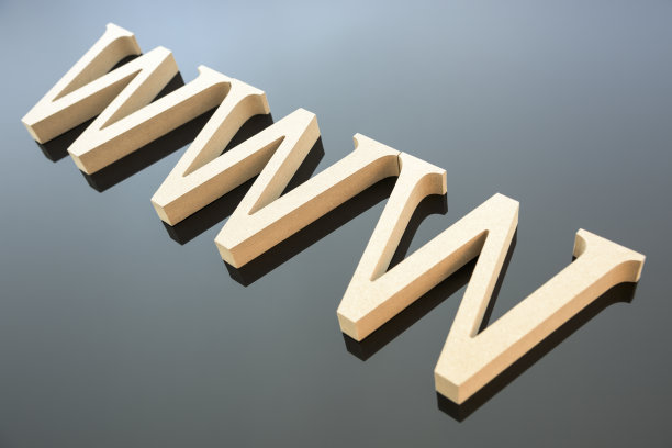 在黑色背景上的万维网符号图片下载