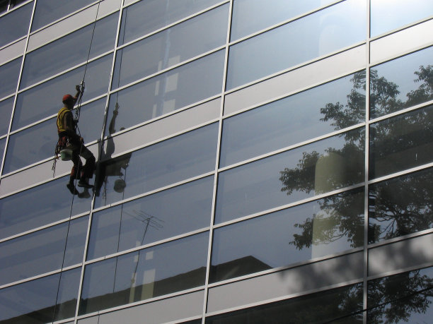 清洗窗户图片下载