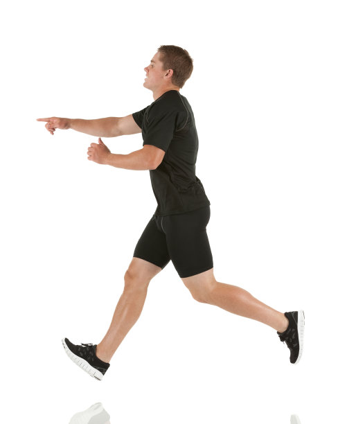 一个男性运动员跑步的侧面图片下载