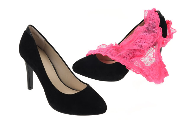 黑色高跟鞋和粉色内裤图片下载