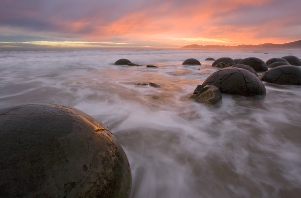 新西兰的莫拉基巨石图片下载