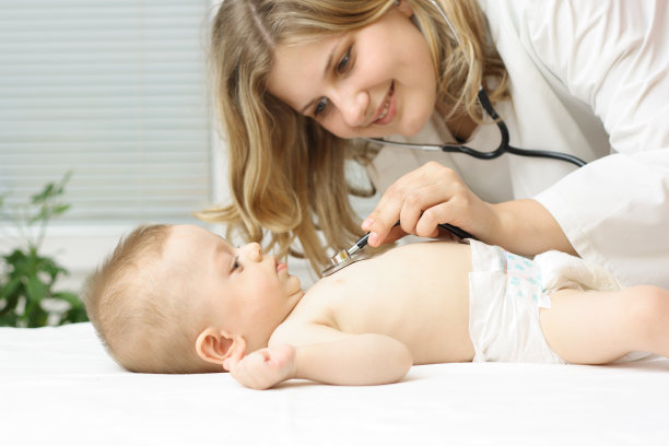 医生和婴儿病人图片下载