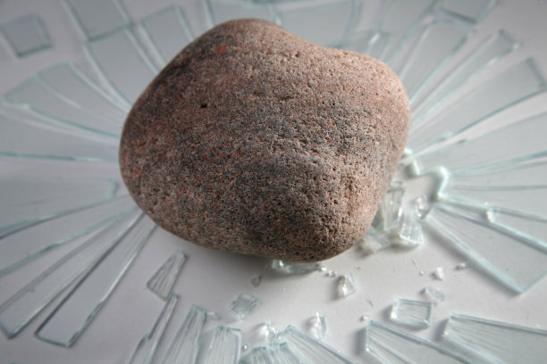 石头和玻璃图片下载