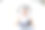 年轻的白人女孩从船头游艇的舱口出来图片下载