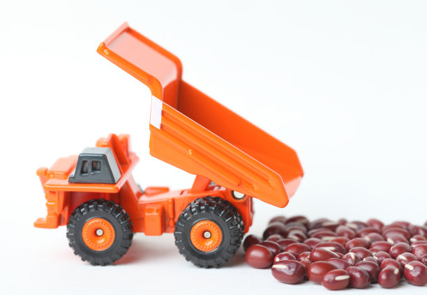 卡车和红豆图片下载