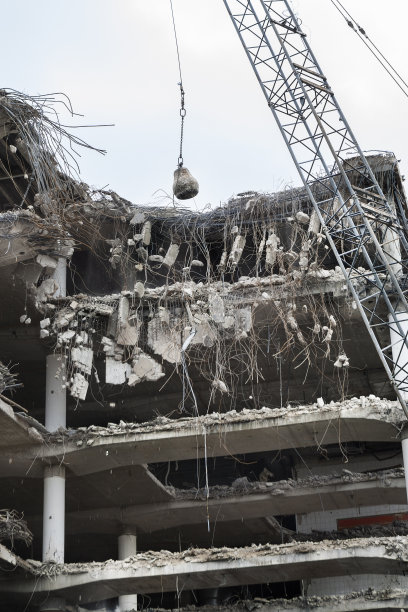 一栋办公楼的拆除图片下载