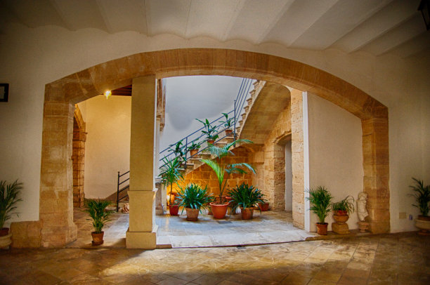 卡恩奥莱扎庭院帕尔马 - 库存图片图片下载