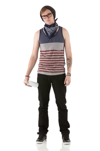 拿着一罐喷漆的人图片下载