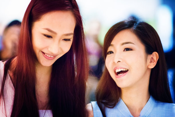 女孩的朋友闲聊素材图片